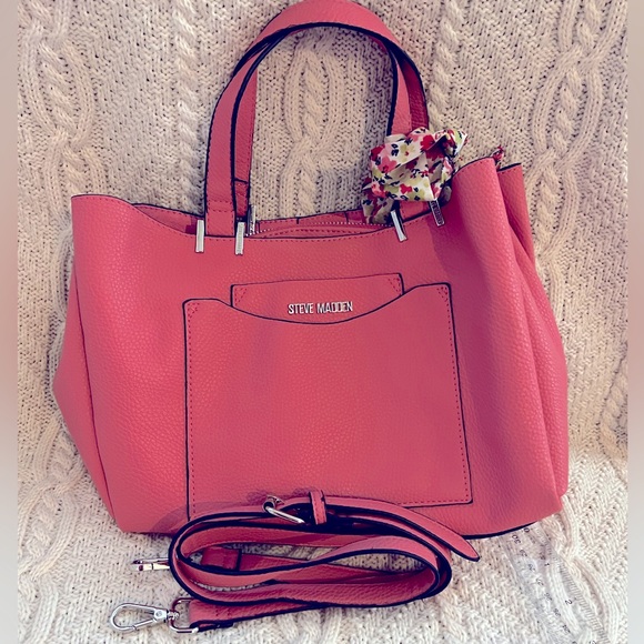 Steve Madden Handbags - NWOT Steve Madden pink pebbled vegan leather. Comes w/scarf & crossbody strap.